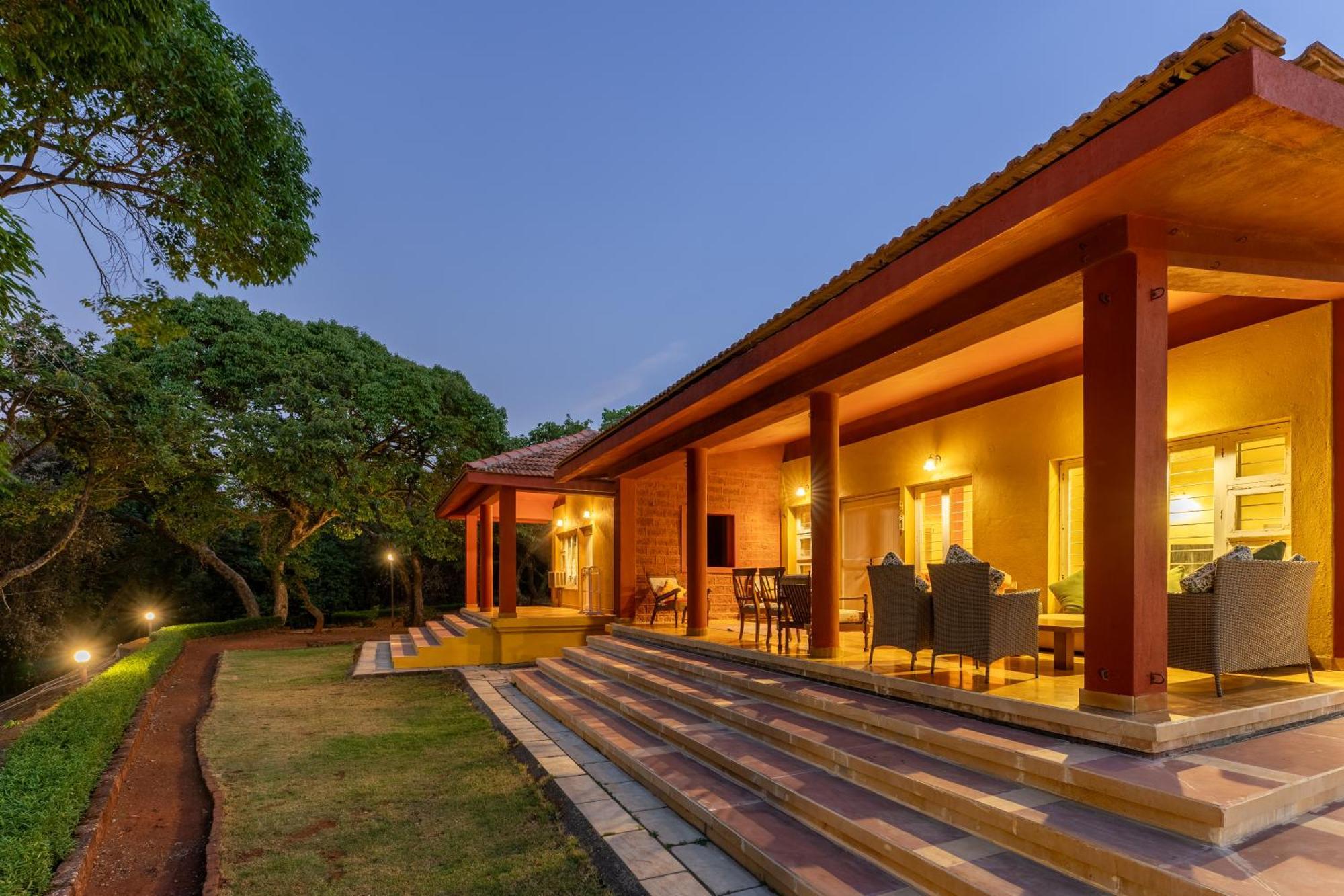 Saffronstays Garnet House 马哈巴莱斯赫瓦尔 外观 照片