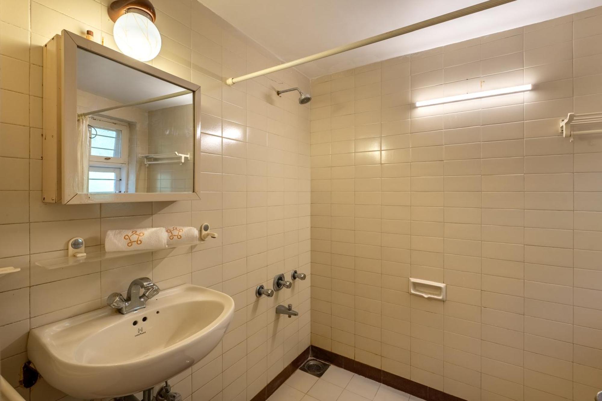 Saffronstays Garnet House 马哈巴莱斯赫瓦尔 外观 照片