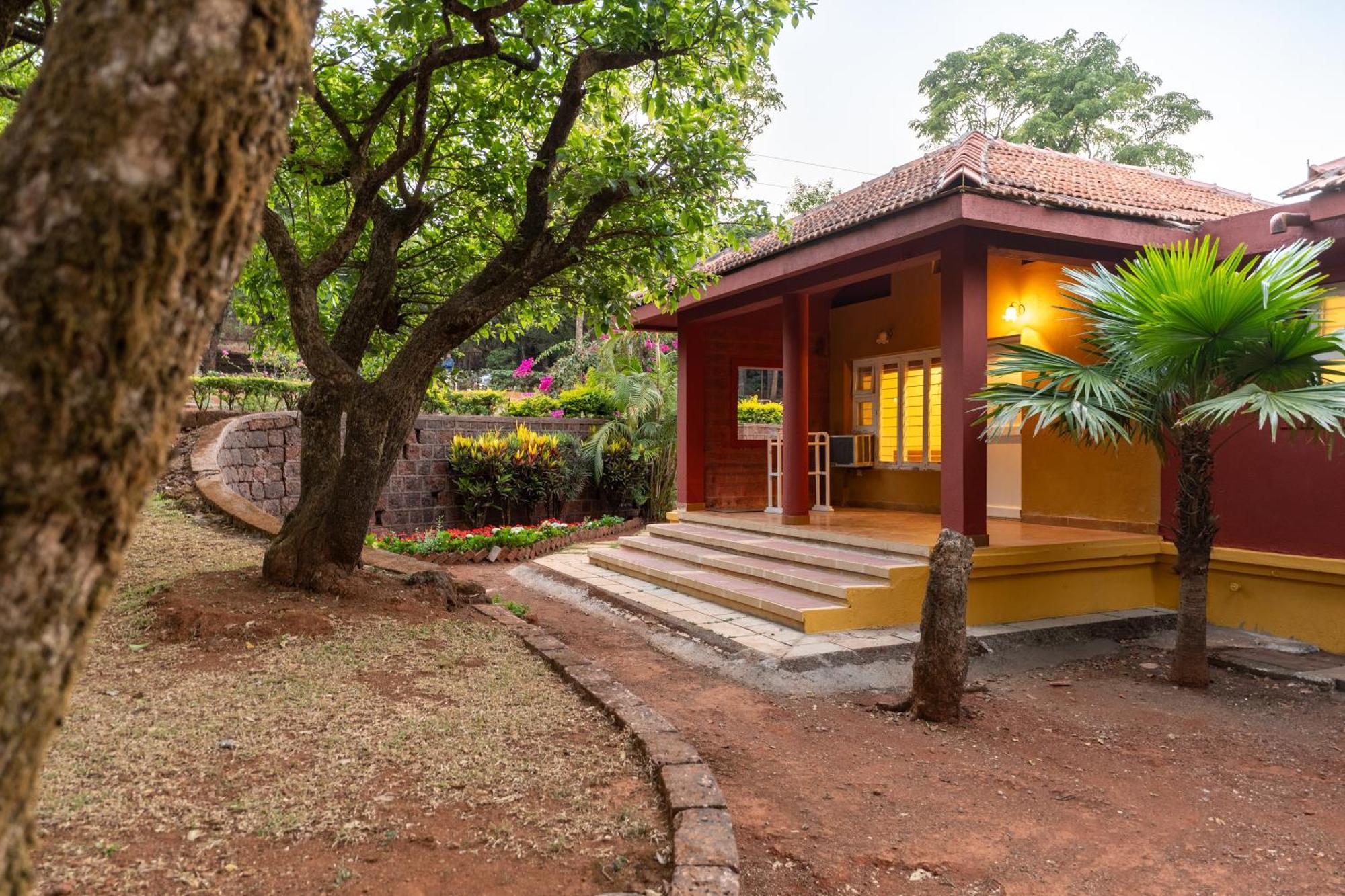 Saffronstays Garnet House 马哈巴莱斯赫瓦尔 外观 照片